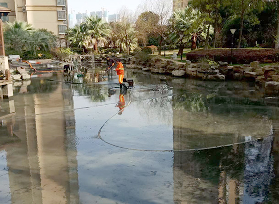 新晃景观池淤泥清理