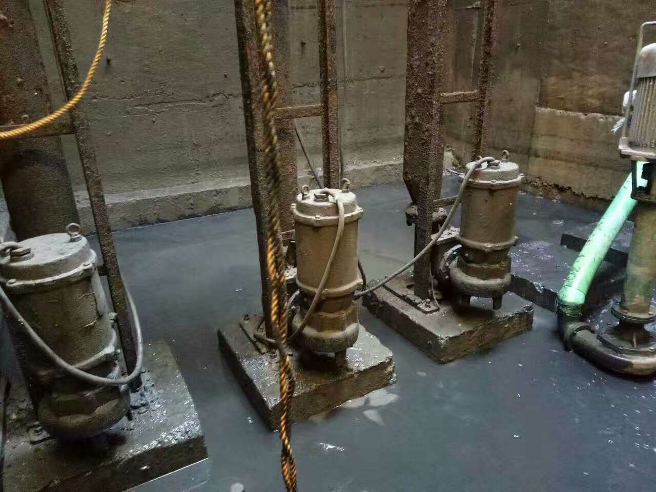 新晃污水池清理